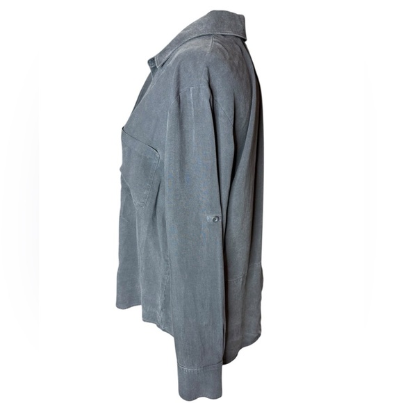 Anthropologie Cloth & Stone Gray Relaxed Button Down Shirt size Medium - Picture 3 of 9